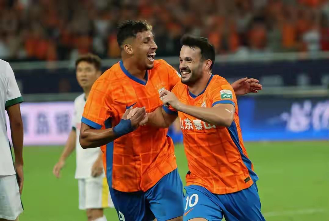 山东泰山围绕德国杯伤情更新今夜埃因霍温调整名单以备欧冠，现场解说直呼：里昂冲刺阶段强势反弹的简单介绍